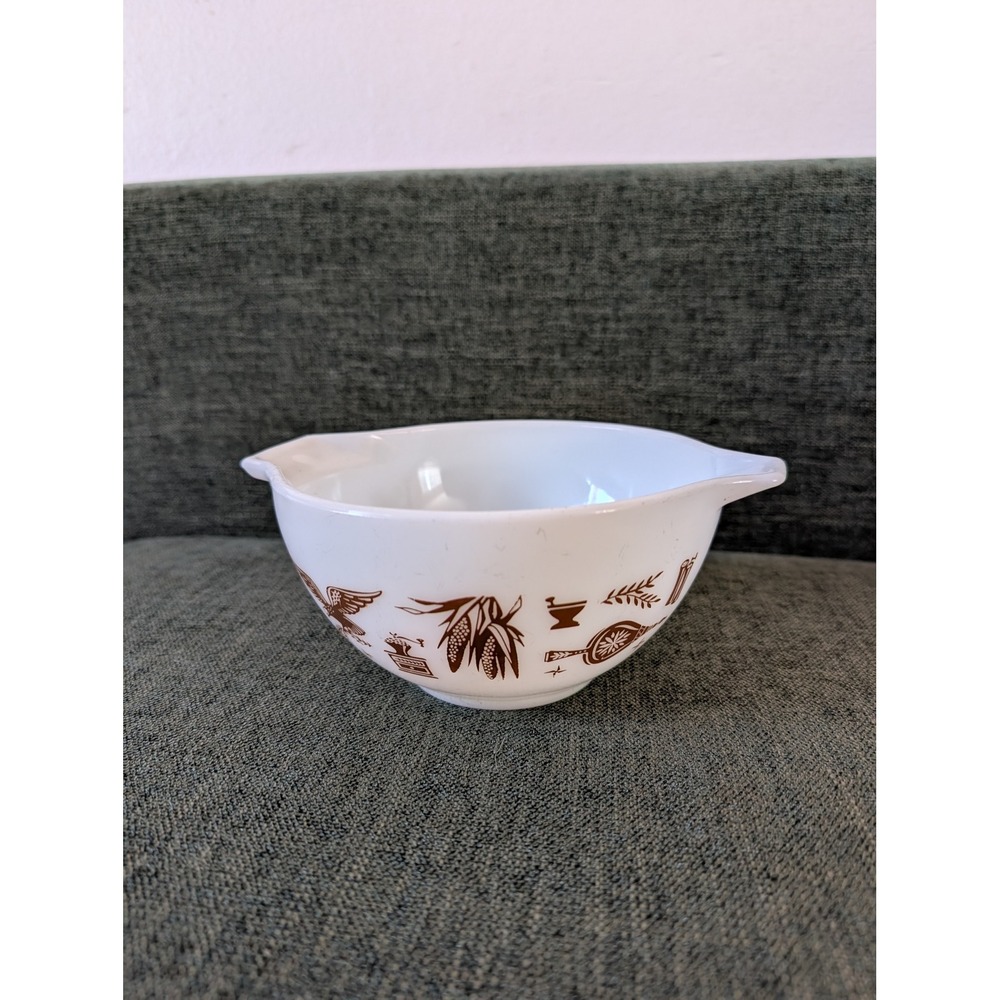 Vintage Pyrex Early American Cinderella Mixing Bowl 441 White Brown 1.5 Pint
